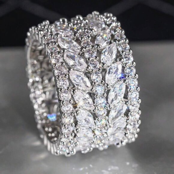 18k White Gold Diamond Ring Wide Ring Band - Picture 7 of 11